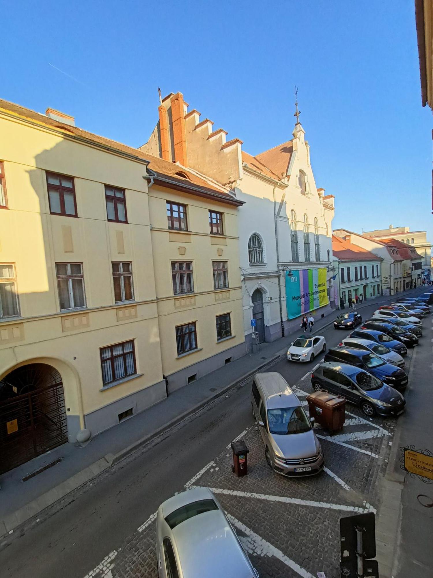Garden Of Light Apartment Sibiu Bagian luar foto