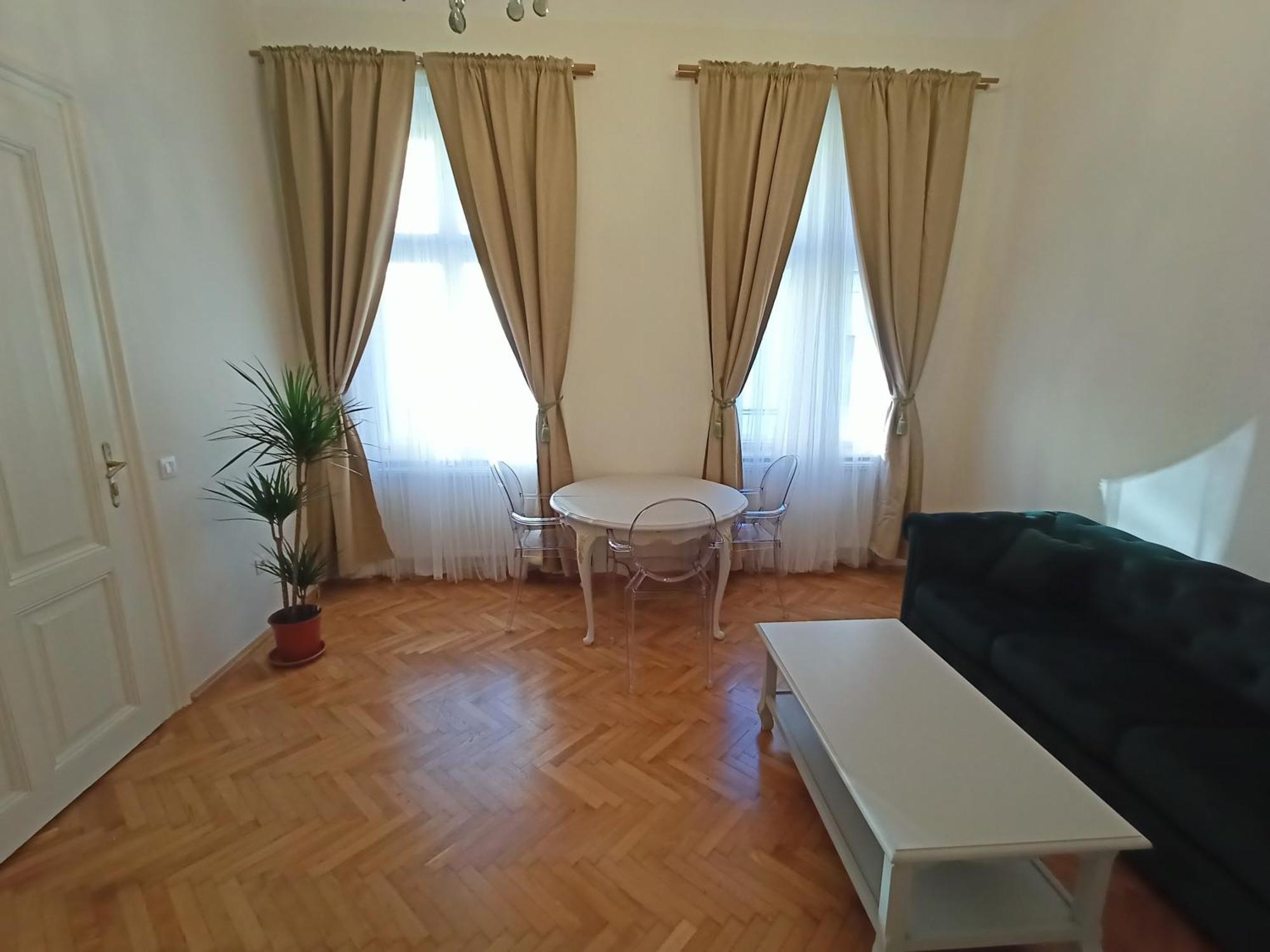 Garden Of Light Apartment Sibiu Bagian luar foto