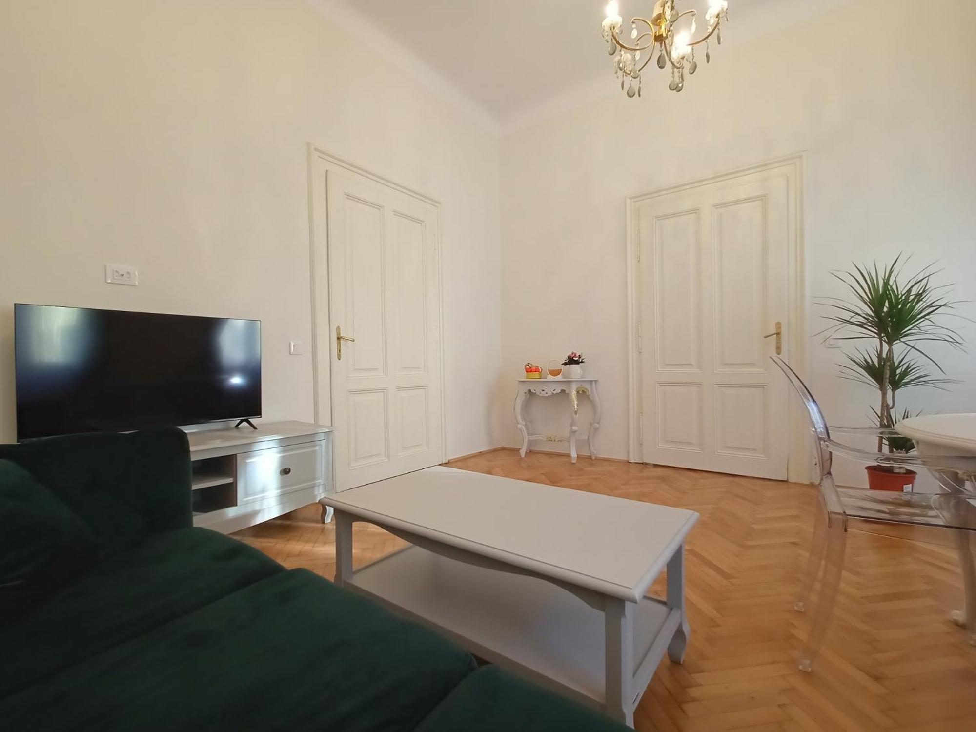 Garden Of Light Apartment Sibiu Bagian luar foto